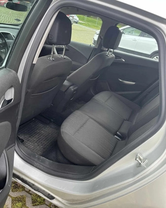 Opel Astra cena 20000 przebieg: 214000, rok produkcji 2013 z Gdańsk małe 137